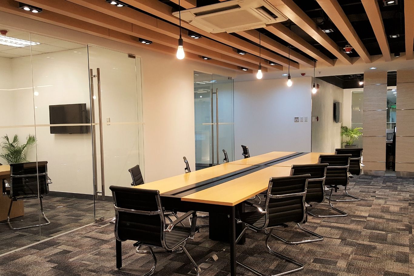 9 desks at V Corporate Centre